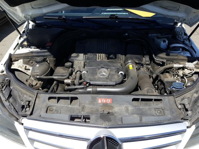 Photo 6 VIN: WDDGF4HB2DA784116 - MERCEDES-BENZ C 250 