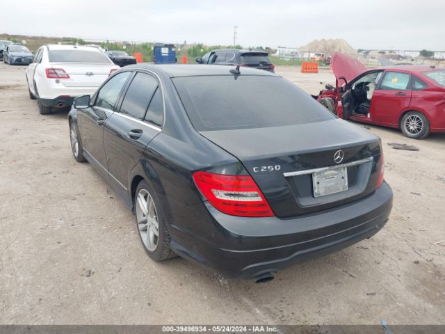 Photo 2 VIN: WDDGF4HB2DA790899 - MERCEDES-BENZ C 250 