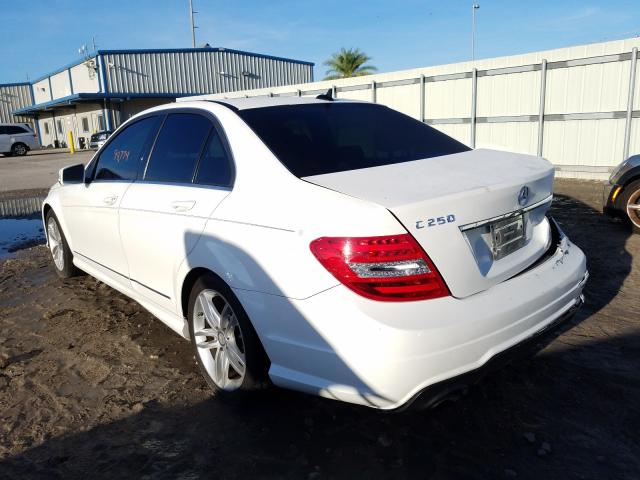 Photo 2 VIN: WDDGF4HB2DA829040 - MERCEDES-BENZ C 250 