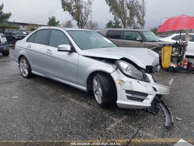 Photo 0 VIN: WDDGF4HB2DA831810 - MERCEDES-BENZ C 250 