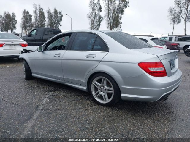 Photo 2 VIN: WDDGF4HB2DA831810 - MERCEDES-BENZ C 250 