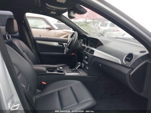 Photo 4 VIN: WDDGF4HB2DA831810 - MERCEDES-BENZ C 250 