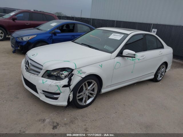 Photo 1 VIN: WDDGF4HB2DA864855 - MERCEDES-BENZ C 250 