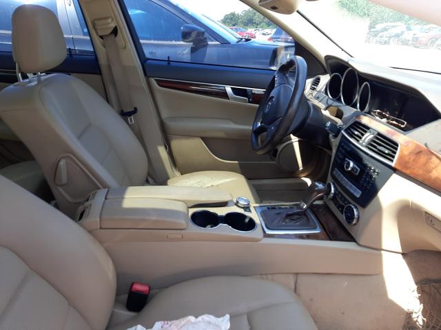 Photo 4 VIN: WDDGF4HB2DR253418 - MERCEDES-BENZ C 250 