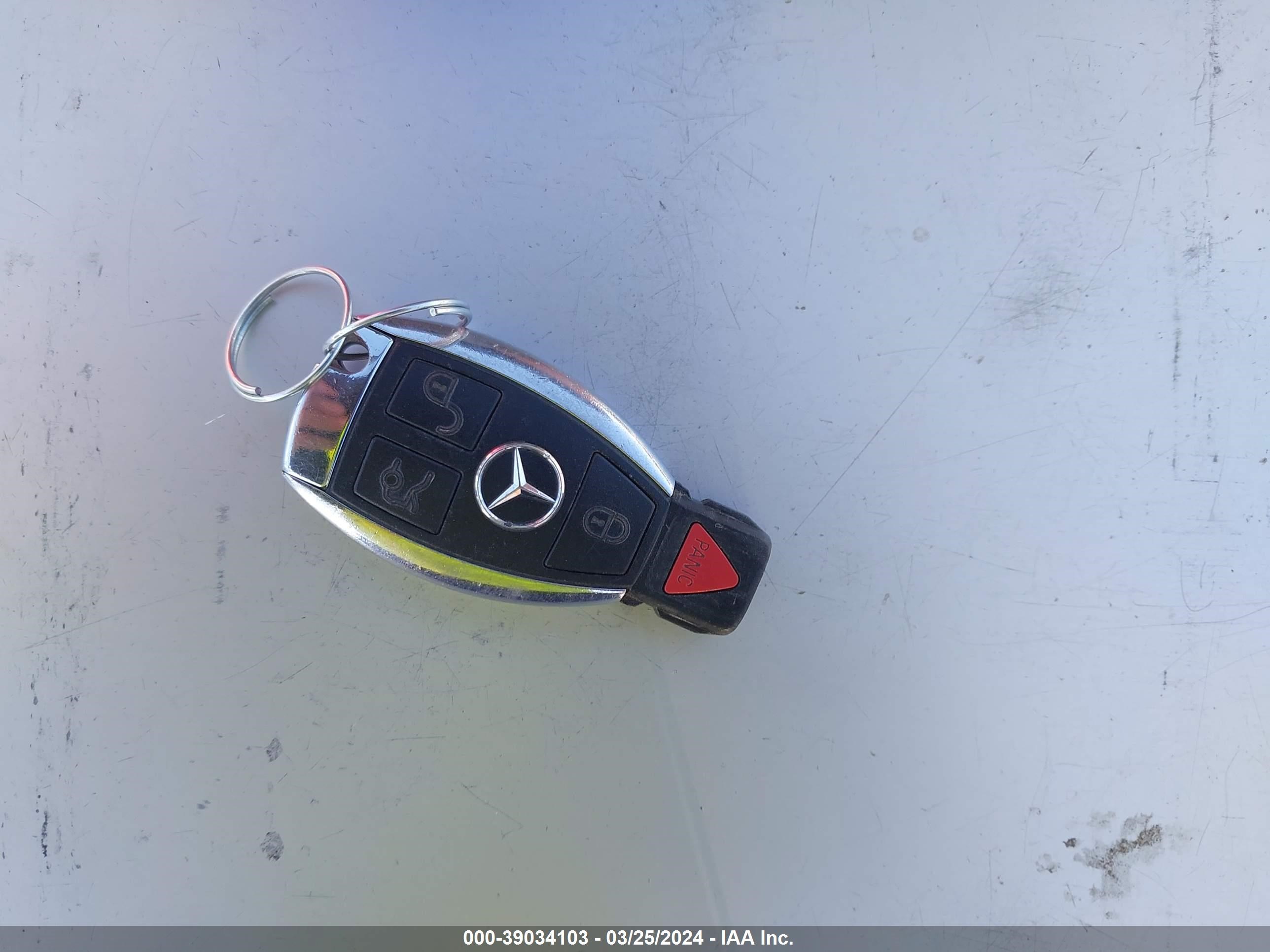 Photo 10 VIN: WDDGF4HB2DR268937 - MERCEDES-BENZ NULL 