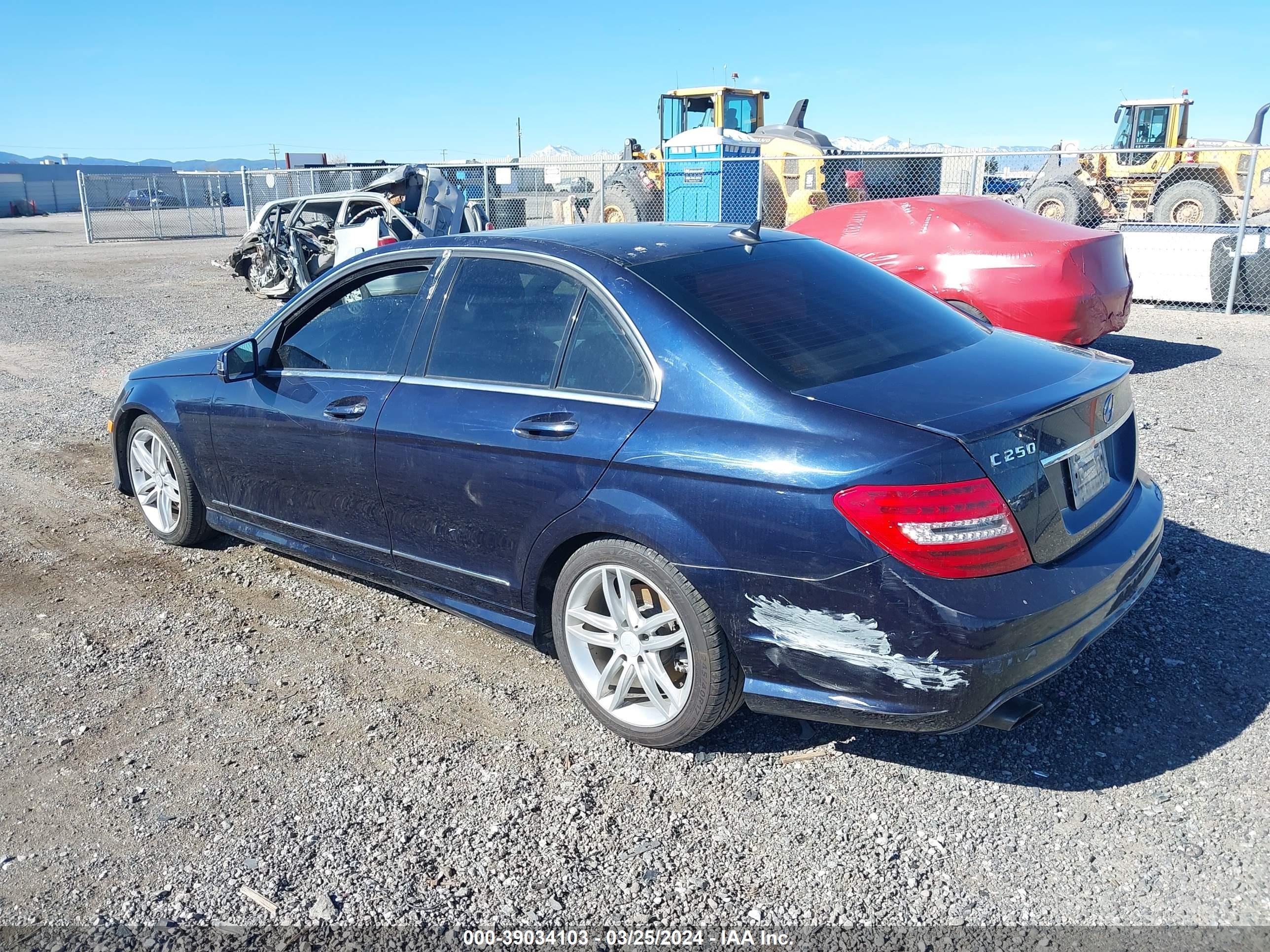 Photo 2 VIN: WDDGF4HB2DR268937 - MERCEDES-BENZ NULL 