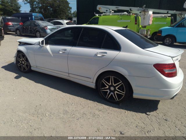 Photo 2 VIN: WDDGF4HB2DR272504 - MERCEDES-BENZ C-CLASS 