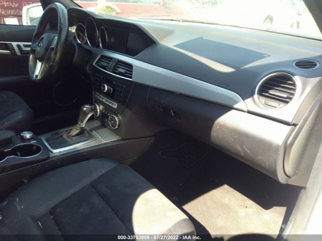 Photo 4 VIN: WDDGF4HB2DR272504 - MERCEDES-BENZ C-CLASS 