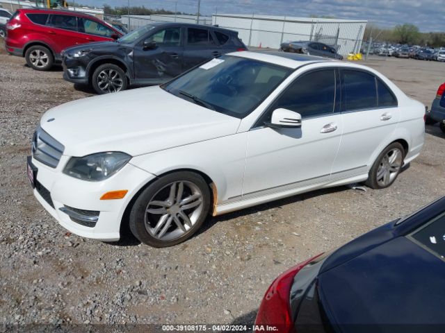 Photo 1 VIN: WDDGF4HB2DR285656 - MERCEDES-BENZ C 250 