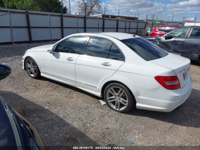 Photo 2 VIN: WDDGF4HB2DR285656 - MERCEDES-BENZ C 250 