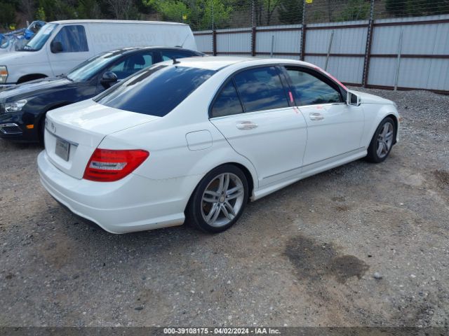 Photo 3 VIN: WDDGF4HB2DR285656 - MERCEDES-BENZ C 250 