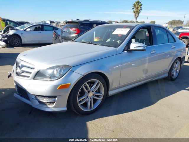 Photo 1 VIN: WDDGF4HB2DR288833 - MERCEDES-BENZ C 250 