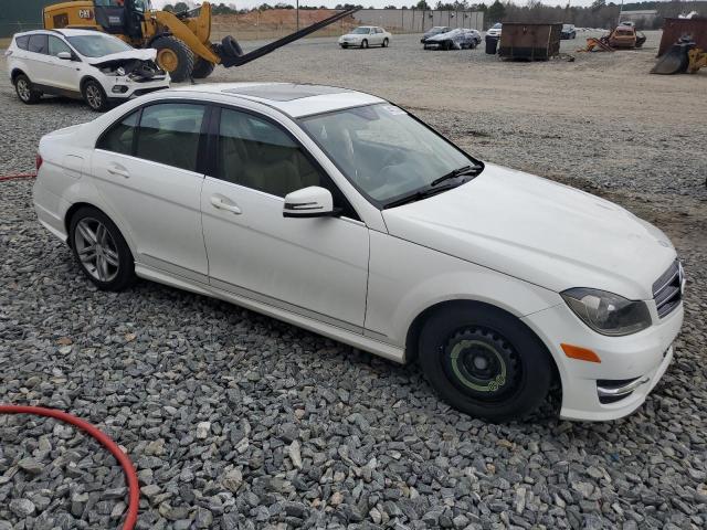 Photo 3 VIN: WDDGF4HB2EA945713 - MERCEDES-BENZ C-CLASS 