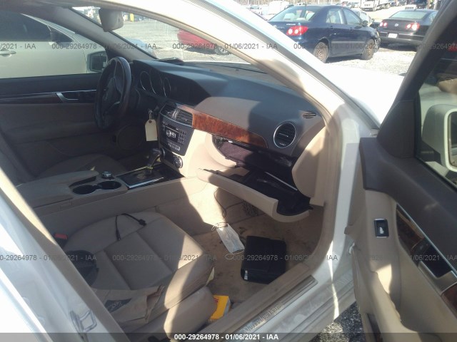 Photo 4 VIN: WDDGF4HB2EA957828 - MERCEDES-BENZ C-CLASS 