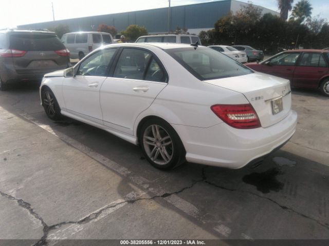 Photo 2 VIN: WDDGF4HB2ER316132 - MERCEDES-BENZ C-CLASS 