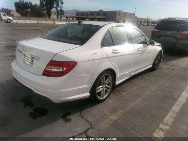 Photo 3 VIN: WDDGF4HB2ER316132 - MERCEDES-BENZ C-CLASS 