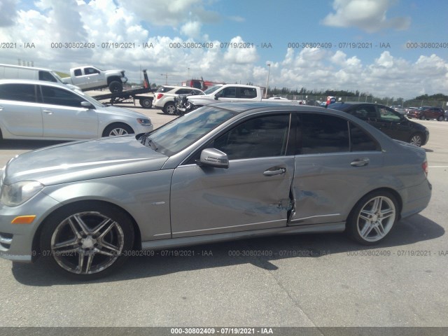 Photo 5 VIN: WDDGF4HB3CR207577 - MERCEDES-BENZ C-CLASS 