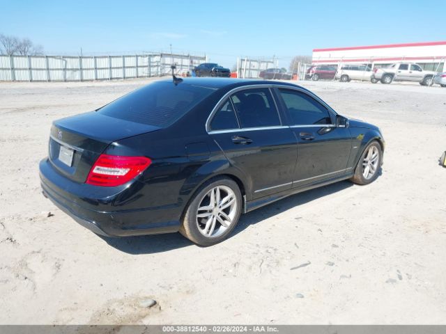 Photo 3 VIN: WDDGF4HB3CR212472 - MERCEDES-BENZ C 250 