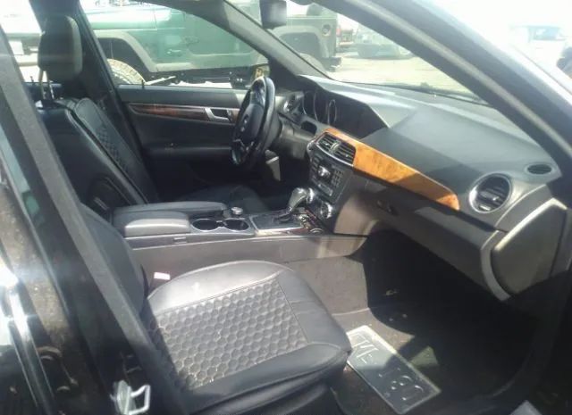 Photo 4 VIN: WDDGF4HB3CR214271 - MERCEDES-BENZ C-CLASS 