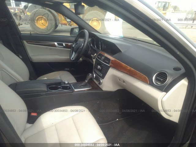 Photo 4 VIN: WDDGF4HB3CR215744 - MERCEDES-BENZ C-CLASS 