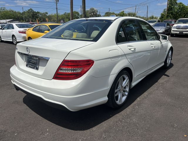 Photo 4 VIN: WDDGF4HB3CR230406 - MERCEDES-BENZ C-CLASS 