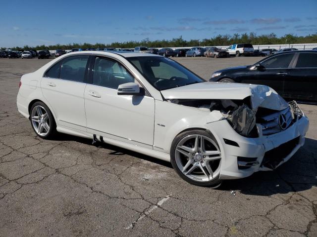 Photo 3 VIN: WDDGF4HB3CR230874 - MERCEDES-BENZ C 250 