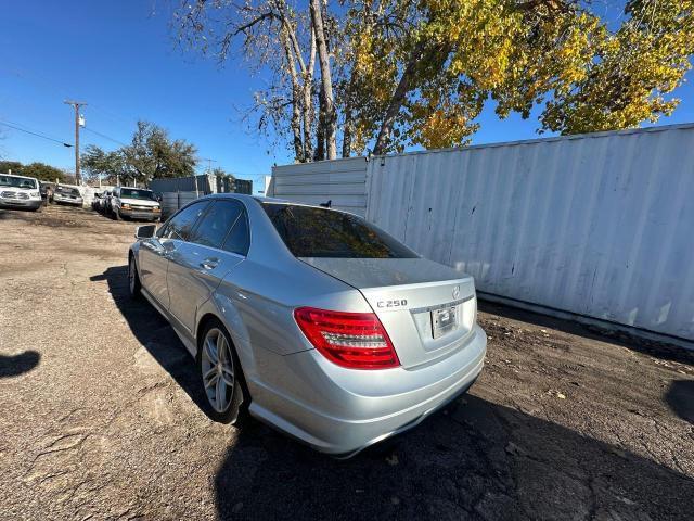 Photo 2 VIN: WDDGF4HB3DA773898 - MERCEDES-BENZ C 250 