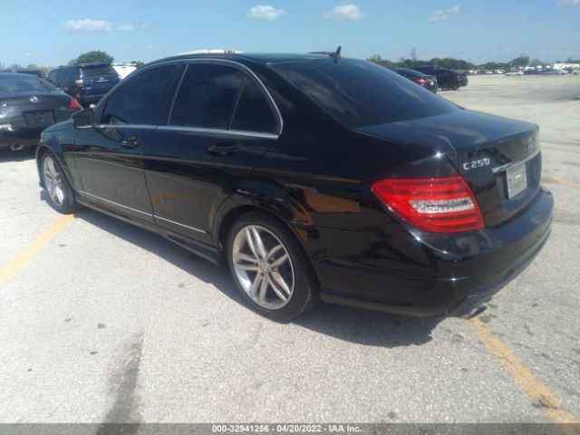 Photo 2 VIN: WDDGF4HB3DR272477 - MERCEDES-BENZ C-CLASS 