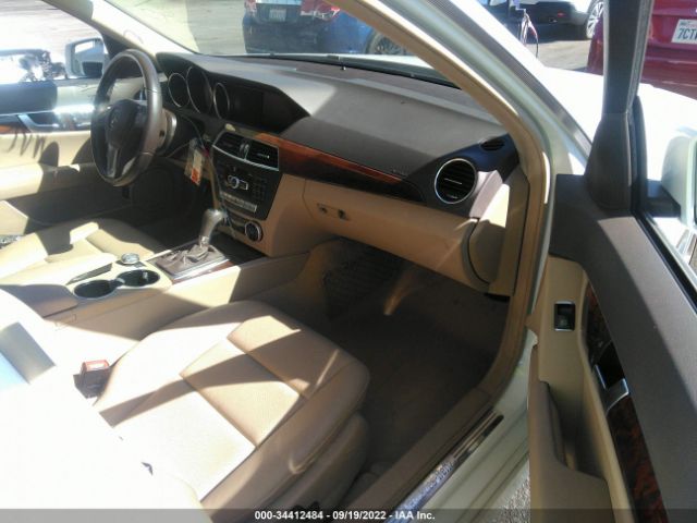 Photo 4 VIN: WDDGF4HB3DR289585 - MERCEDES-BENZ C-CLASS 