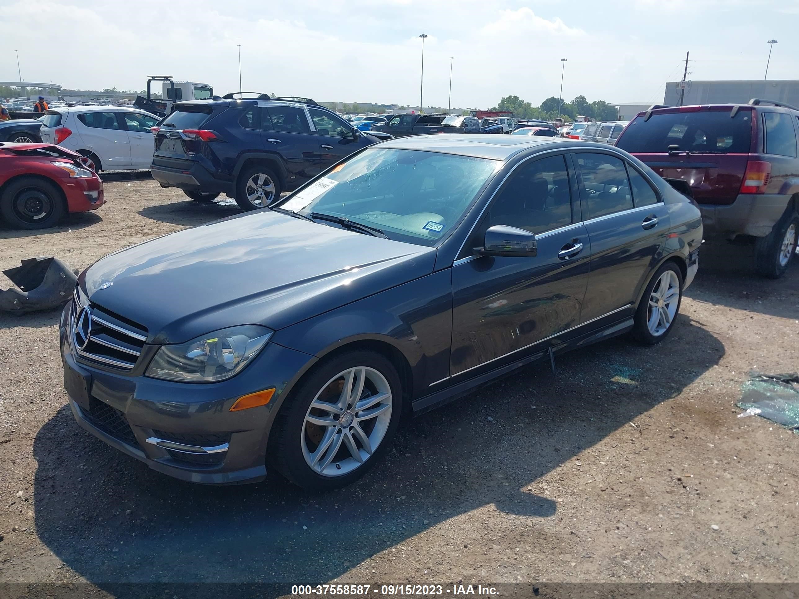 Photo 1 VIN: WDDGF4HB3EA958289 - MERCEDES-BENZ C-KLASSE 