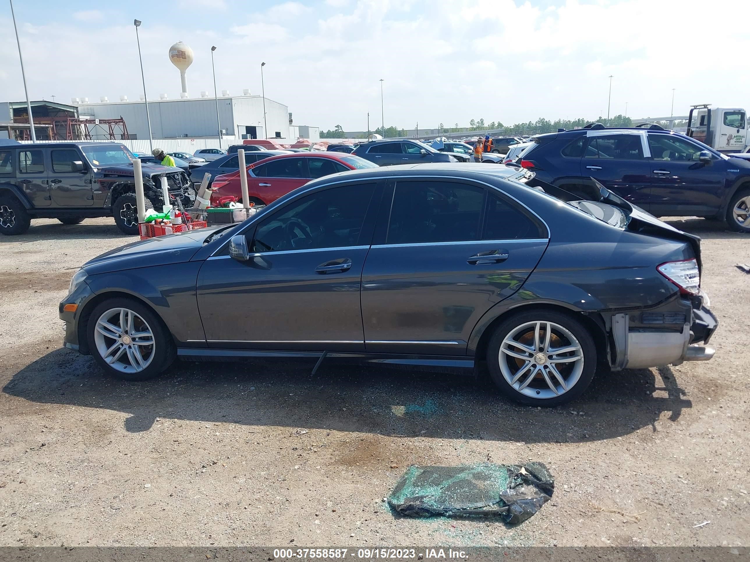 Photo 14 VIN: WDDGF4HB3EA958289 - MERCEDES-BENZ C-KLASSE 