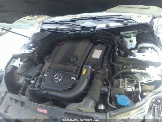 Photo 9 VIN: WDDGF4HB3ER316463 - MERCEDES-BENZ C-CLASS 