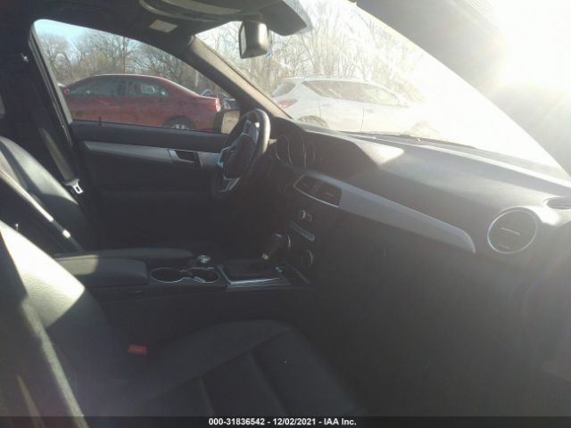 Photo 4 VIN: WDDGF4HB3ER317872 - MERCEDES-BENZ C-CLASS 