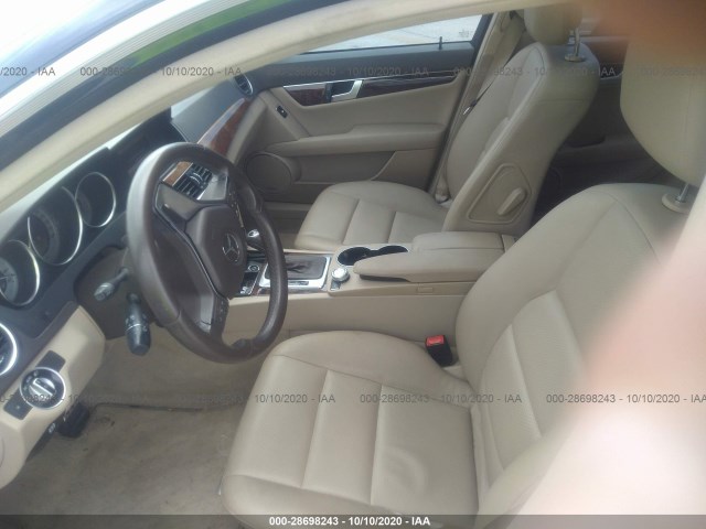 Photo 4 VIN: WDDGF4HB4CR214201 - MERCEDES-BENZ C-CLASS 