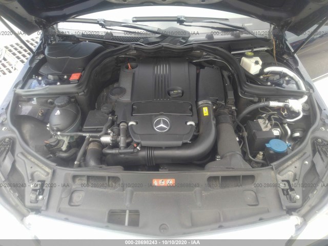 Photo 9 VIN: WDDGF4HB4CR214201 - MERCEDES-BENZ C-CLASS 