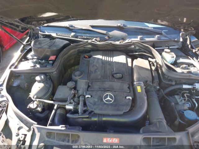 Photo 9 VIN: WDDGF4HB4CR218717 - MERCEDES-BENZ C 250 