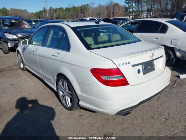 Photo 2 VIN: WDDGF4HB4CR238885 - MERCEDES-BENZ C 250 