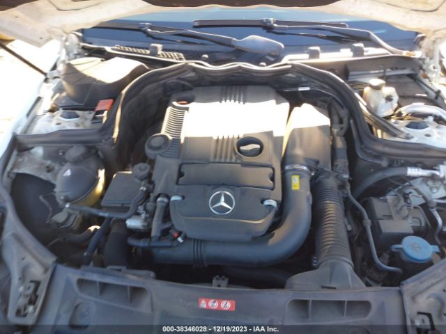 Photo 9 VIN: WDDGF4HB4CR238885 - MERCEDES-BENZ C 250 