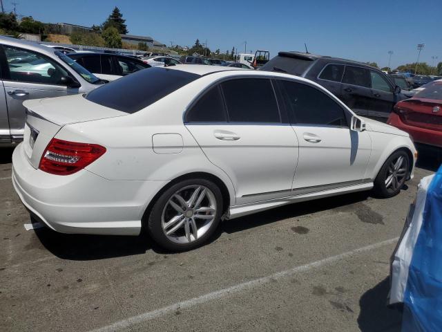 Photo 2 VIN: WDDGF4HB4DA757077 - MERCEDES-BENZ C 250 