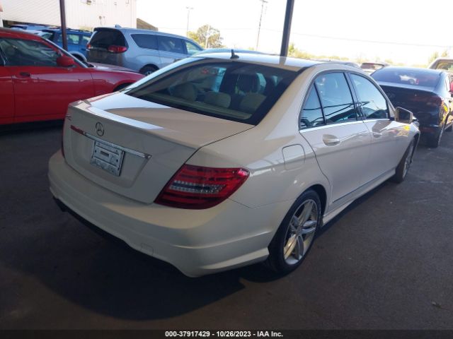 Photo 3 VIN: WDDGF4HB4DA769374 - MERCEDES-BENZ C-CLASS 