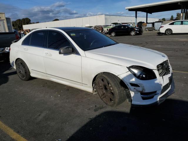 Photo 3 VIN: WDDGF4HB4DA777121 - MERCEDES-BENZ C-CLASS 