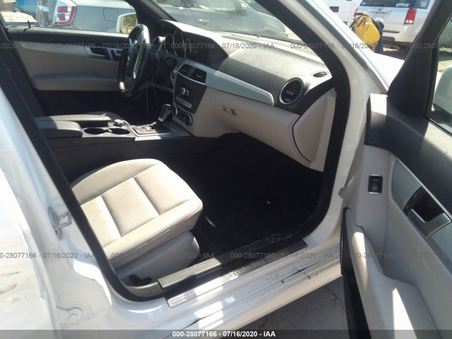 Photo 4 VIN: WDDGF4HB4DA789527 - MERCEDES-BENZ C-CLASS 