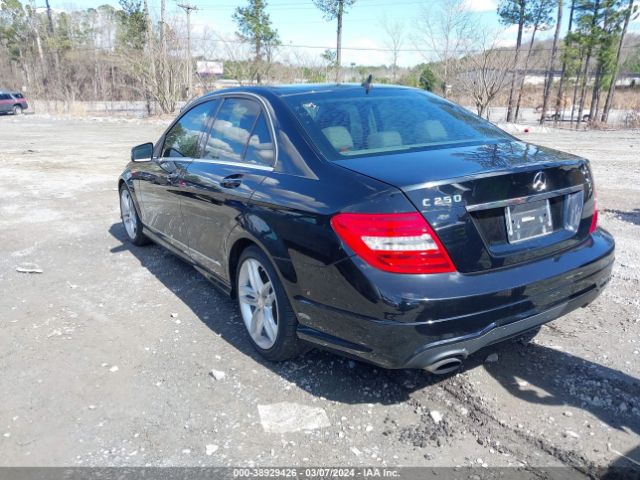 Photo 2 VIN: WDDGF4HB4DA791102 - MERCEDES-BENZ C 250 