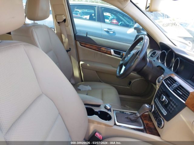 Photo 4 VIN: WDDGF4HB4DA791102 - MERCEDES-BENZ C 250 