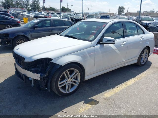 Photo 1 VIN: WDDGF4HB4DA828990 - MERCEDES-BENZ C 250 