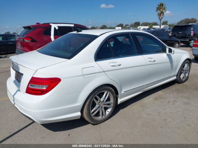 Photo 3 VIN: WDDGF4HB4DA828990 - MERCEDES-BENZ C 250 