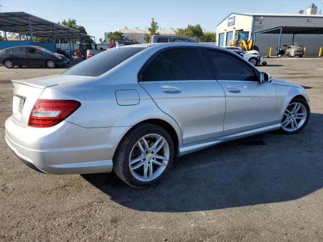 Photo 2 VIN: WDDGF4HB4DA856434 - MERCEDES-BENZ C 250 