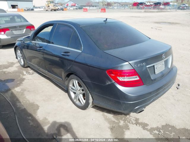 Photo 2 VIN: WDDGF4HB4DF997121 - MERCEDES-BENZ C 250 