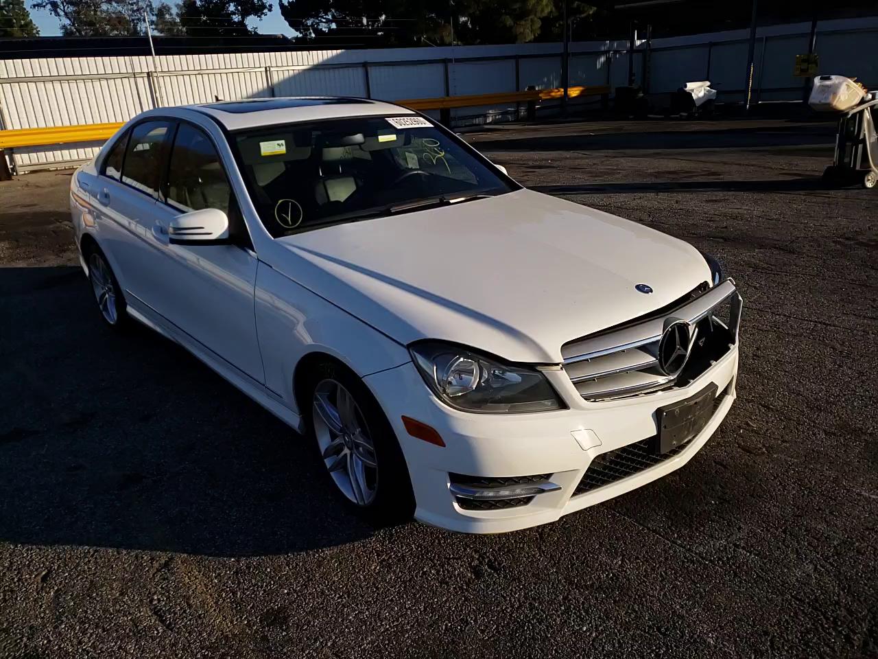 Photo 10 VIN: WDDGF4HB4DR254926 - MERCEDES-BENZ C 250 