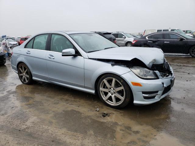 Photo 3 VIN: WDDGF4HB4DR255817 - MERCEDES-BENZ C 250 